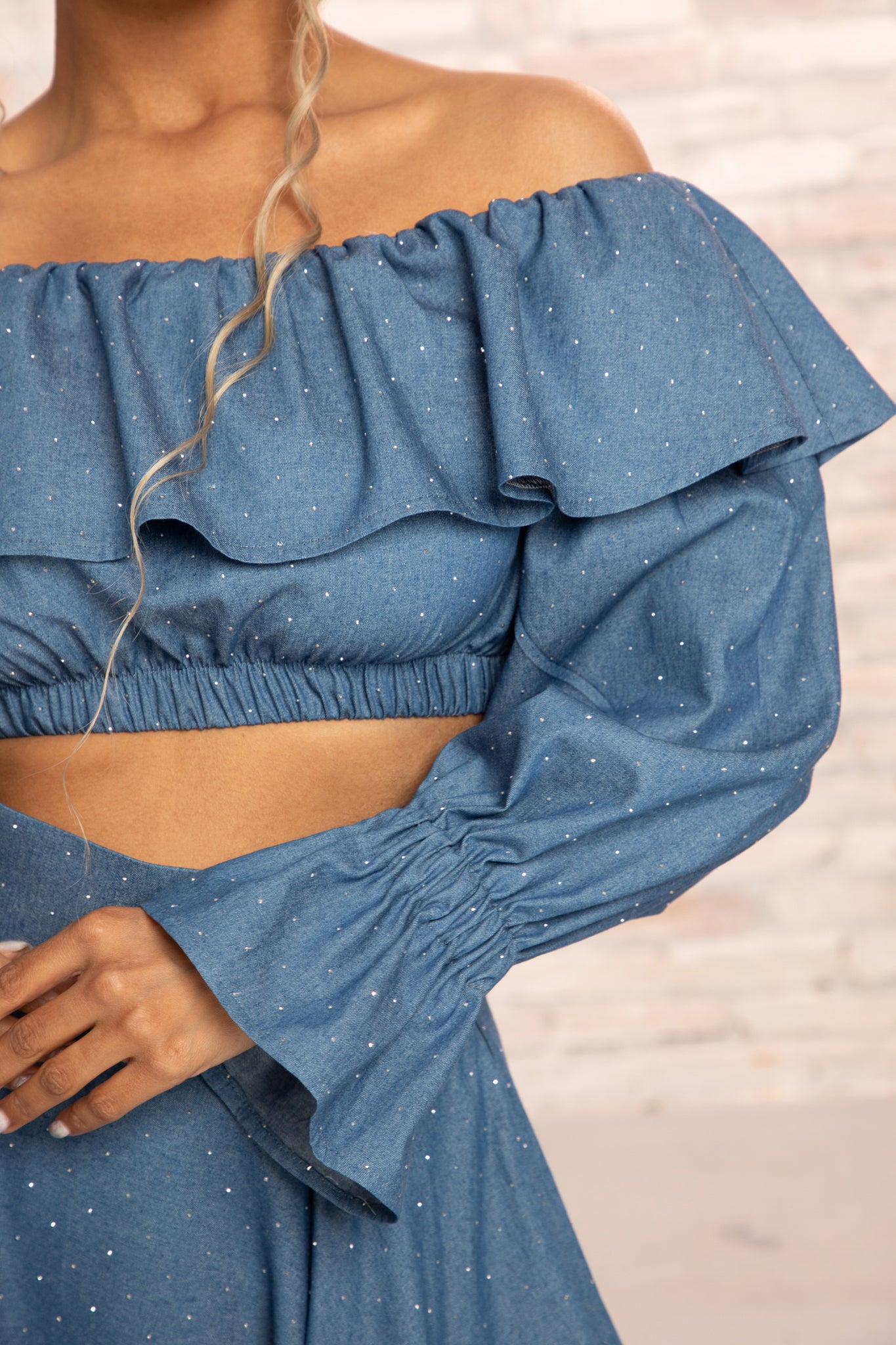 RUFFLES CROPPED TOP