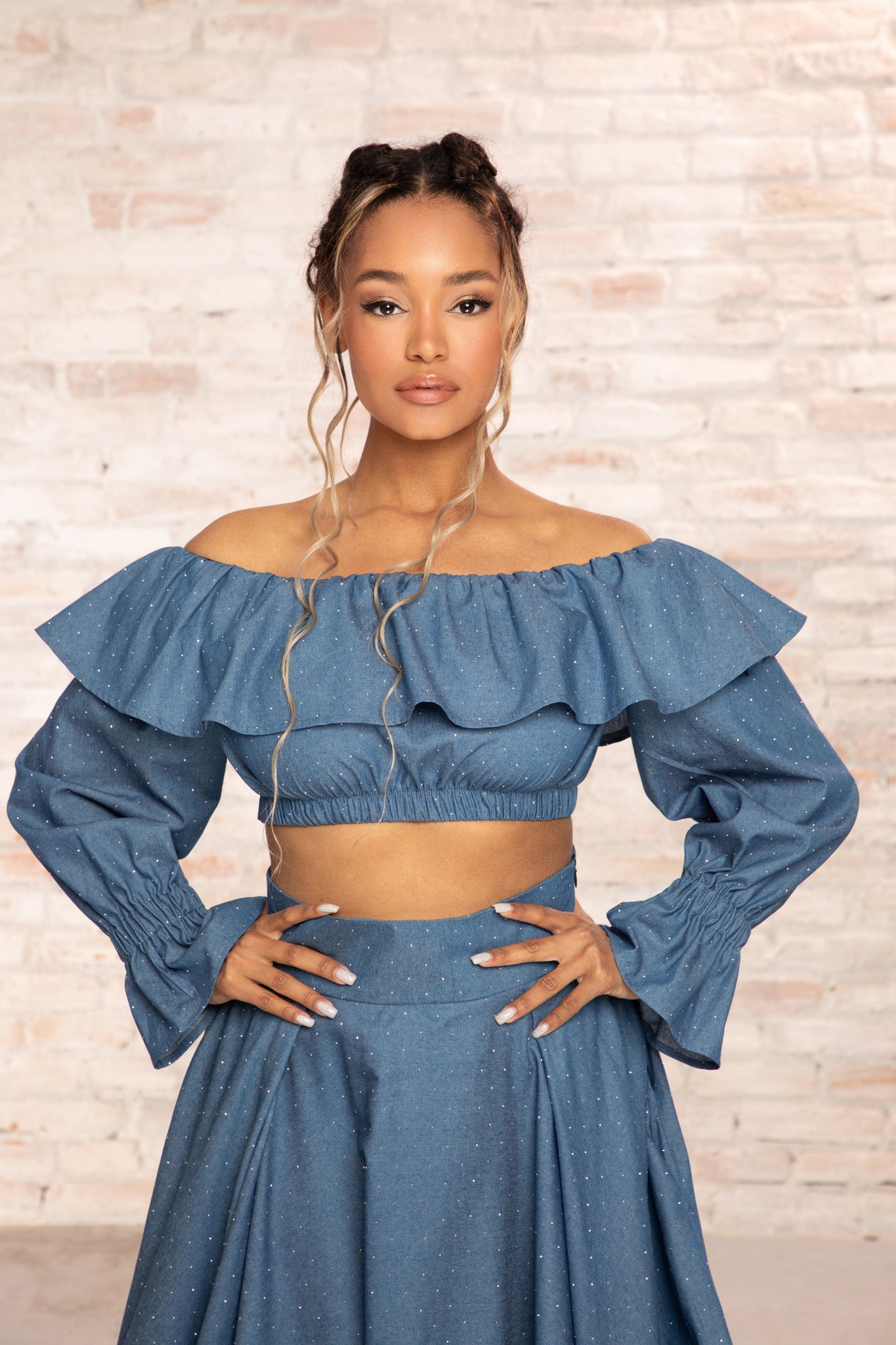 RUFFLES CROPPED TOP