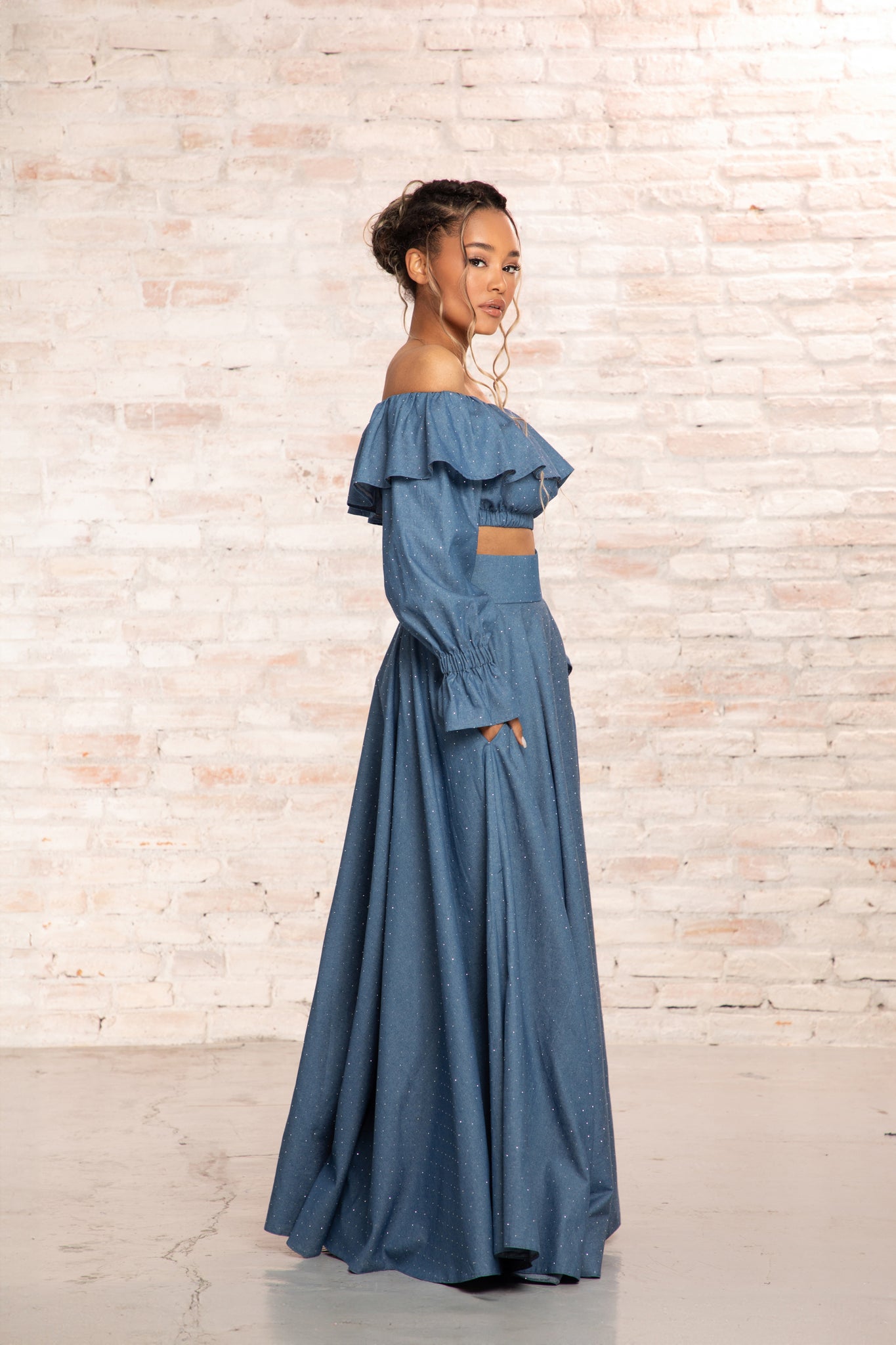 RUFFLES CROPPED TOP