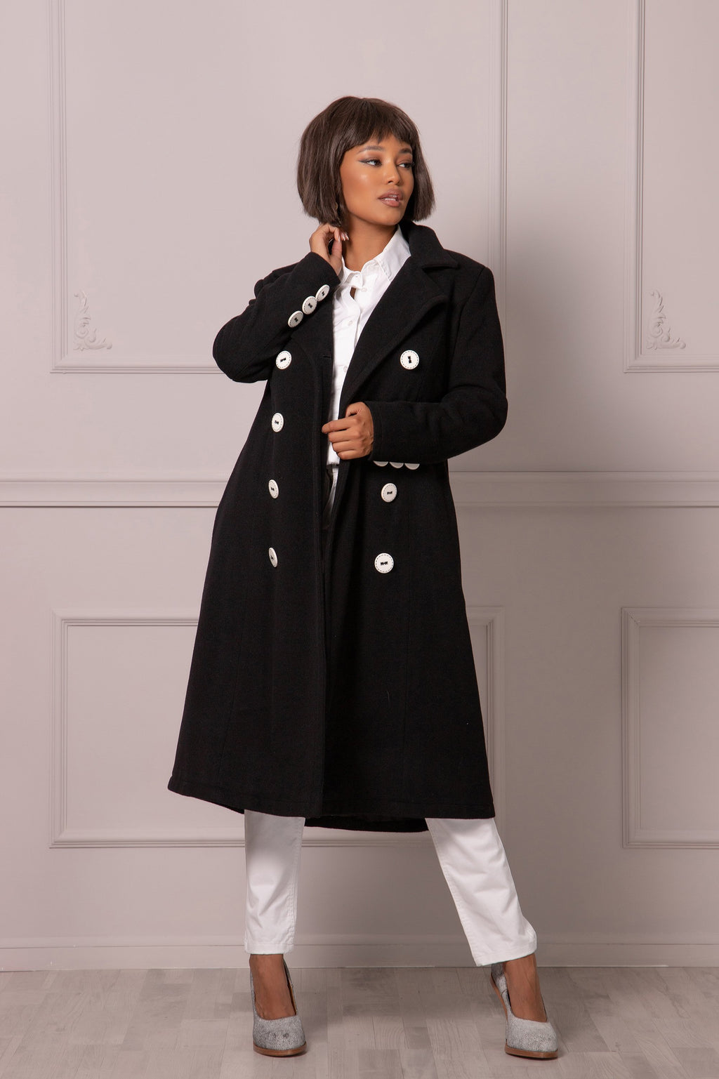 DOUBLE-BREASTED BLACK COAT - Astraea