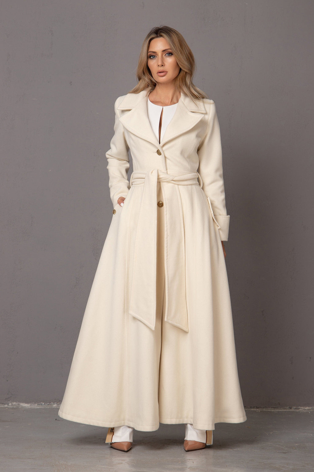 FULL LENGTH CUFFED COAT - Astraea