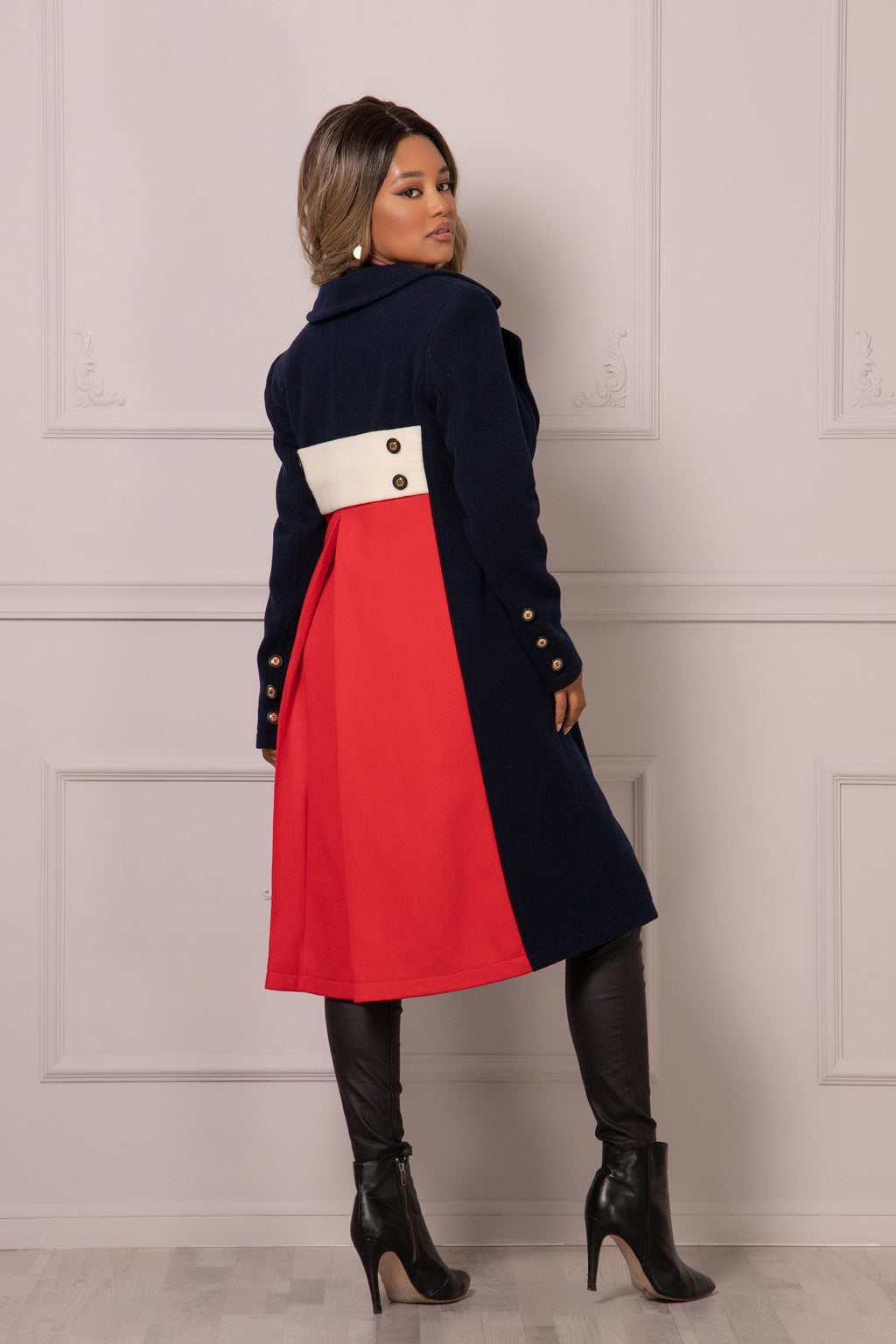 THREE-COLORED COAT - Astraea